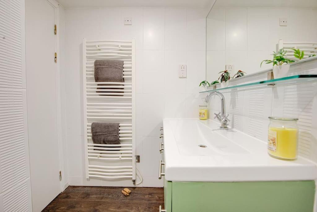 Luxstay Earls Court Apartment - Sleeps Up To 7 Londra Esterno foto