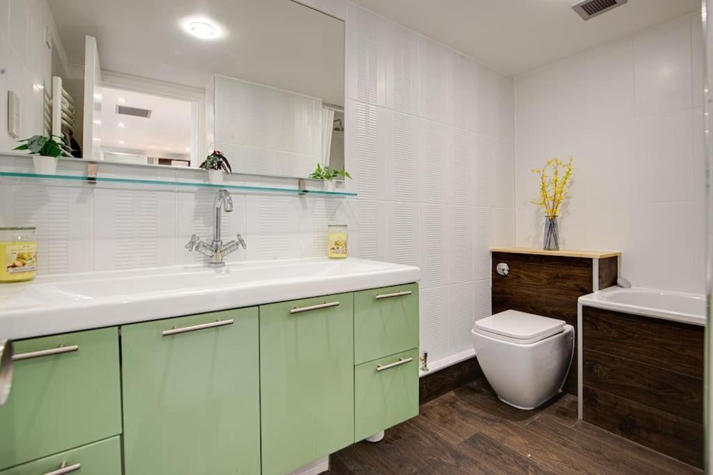 Luxstay Earls Court Apartment - Sleeps Up To 7 Londra Esterno foto